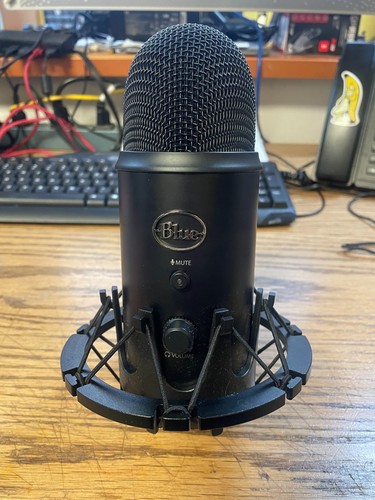 Blue microphone yeti with - microphone,
